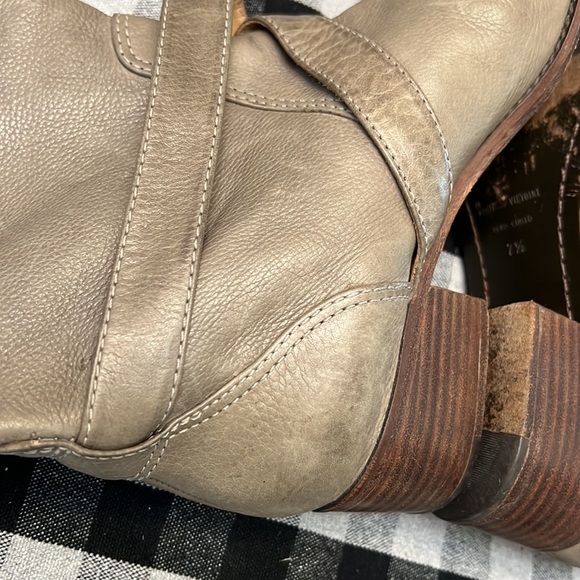 POUR LA VICTOIRE GRAY LEATHER BUCKLED KNEE HIGH BOOTS 7.5 - Picture 14 of 16